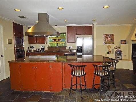 5th image of 102 Verdant St