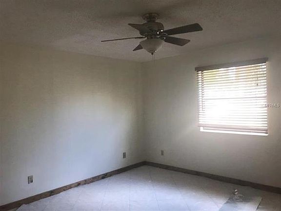 3rd image of 1082 Pine Ln
