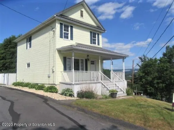 820 Scott Rd, Dickson City, PA 18519