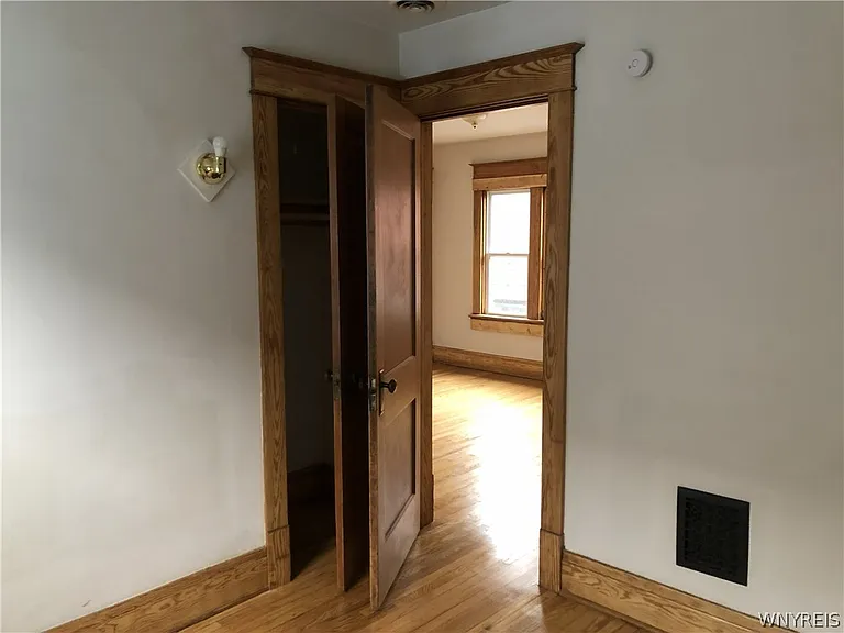 47 Bridgeman St #UPPER — Photo 5