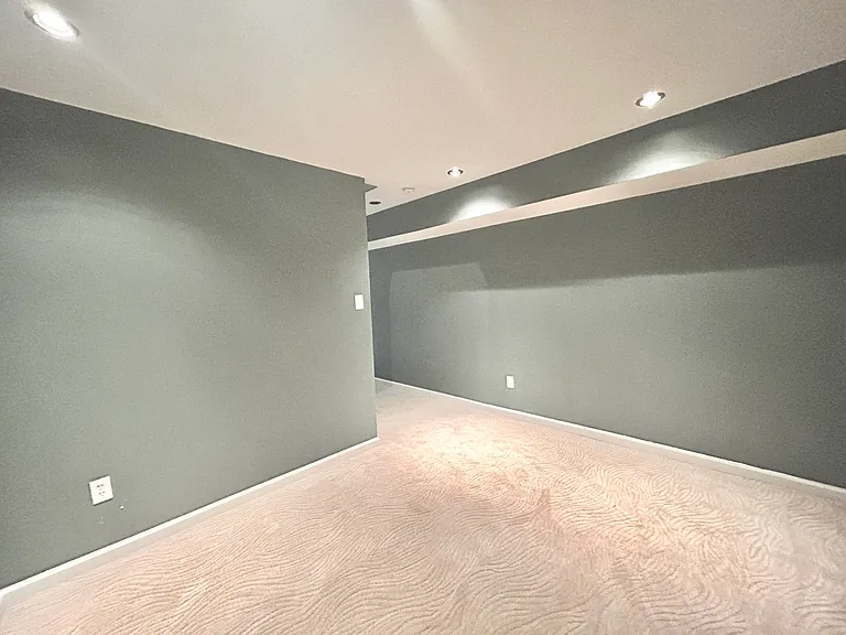 1077 Tudor Dr — Photo 24