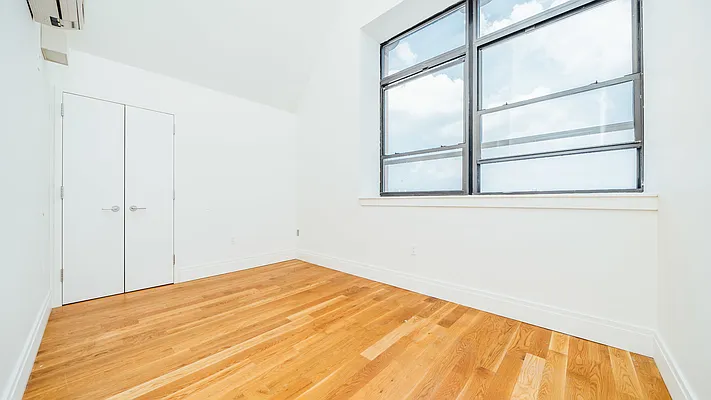 Rented by Nooklyn NYC LLC | media 8