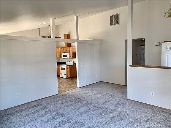 5th image of 10525 64th Ave NE