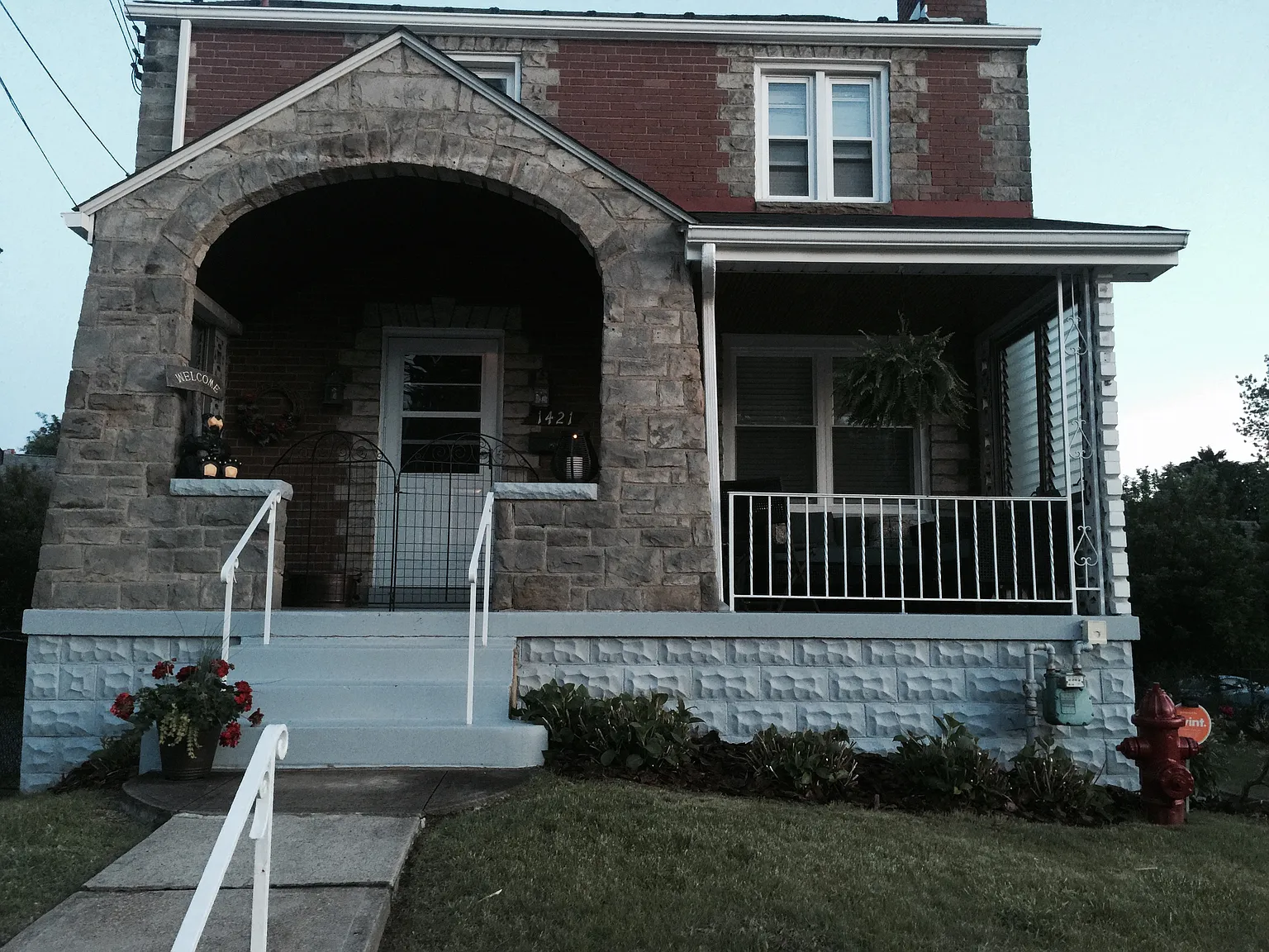 1421 Benton Ave photo 1