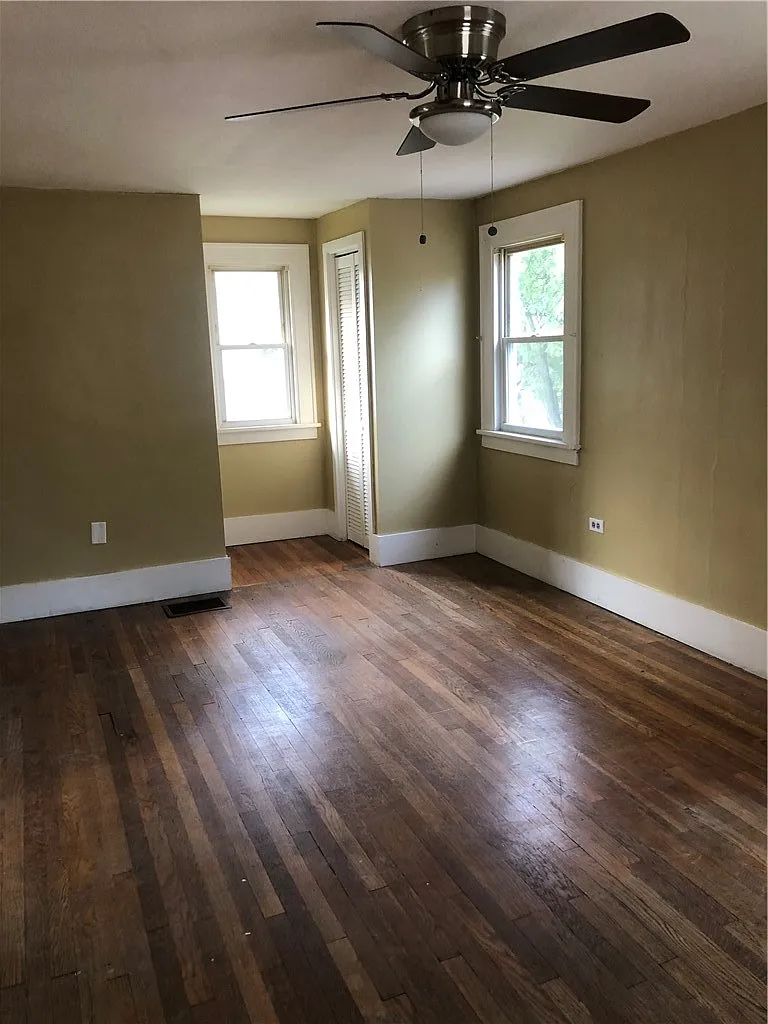 4 bed, 1.0 bath, 1200 sqft, $1,995 — Photo 4