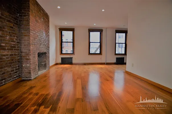 Rented by Manhattan Realty Group | media 1