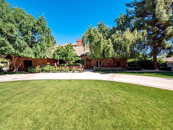 3rd image of 700 E San Pedro Ave