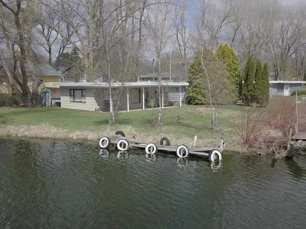 460 East Bay COURT, Green Lake, WI 54941
