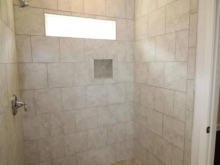 8006 Burnside Loop — Photo 15