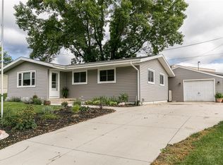 1014 Maquoketa St, Anamosa, IA 52205