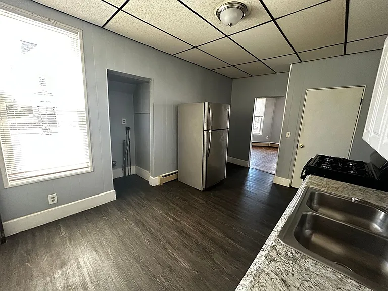 323 Dubuque St & 142-146 Wayne St — Photo 7