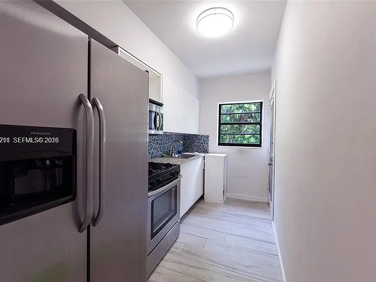 7845 NE Bayshore Ct #8 — Photo 17