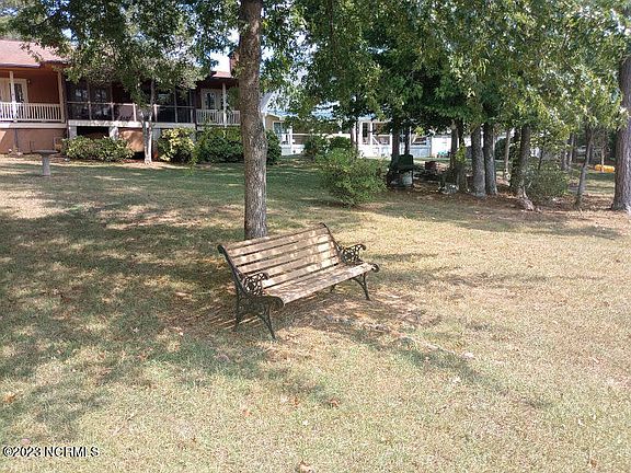 3rd image of 114 S Briar Circle