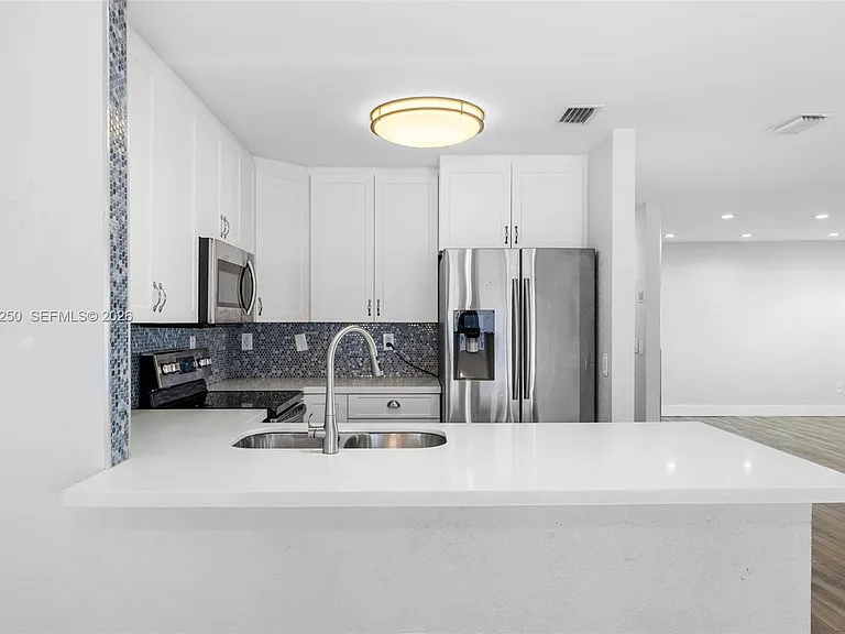 20900 Leeward Ct #217-1 — Photo 2