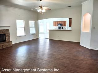 1017 Mesquite Dr, Burleson, TX 76028