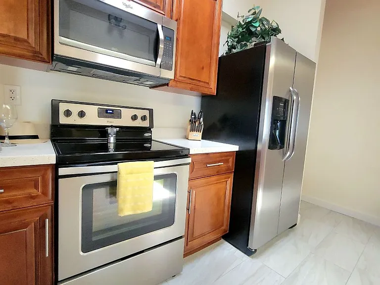 2241 NE 38th St #A — Photo 7