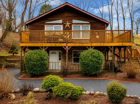 111 Friendship Drive, Rocky Point, NY 11778