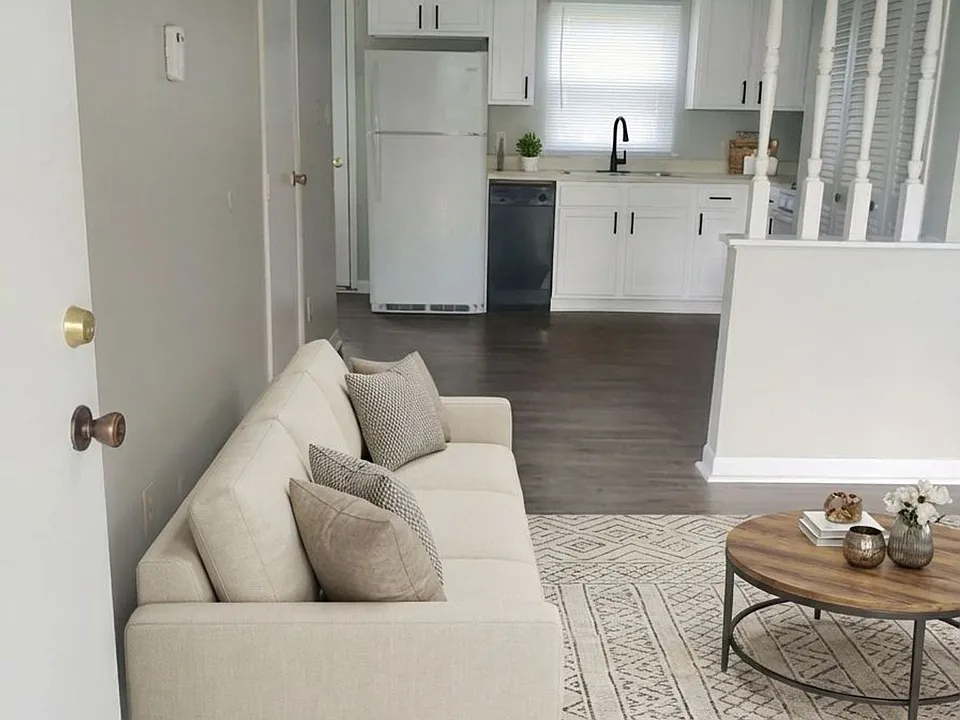 STERLING COURT APARTMENTS