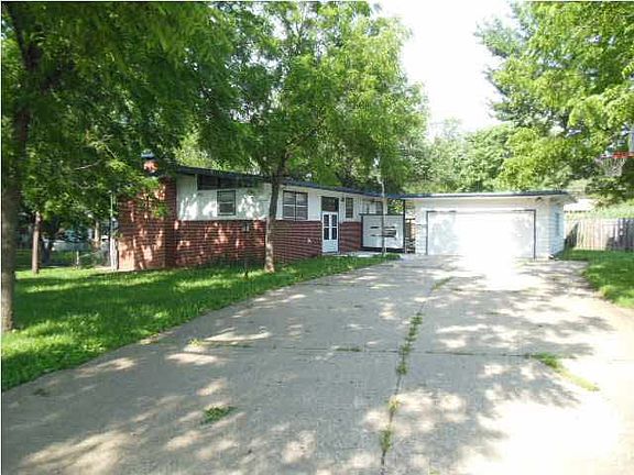 2nd image of 1713 Meadowlake Dr