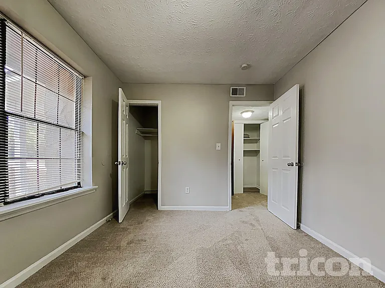 525 Windsor Dr SE — Photo 10