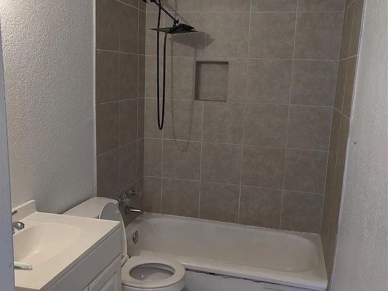 1208 7th Ave N #1 — Photo 7