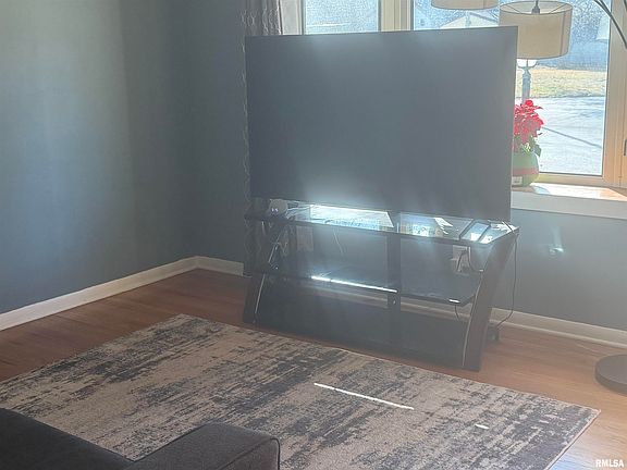 4th image of 3518 Sheffield Rd