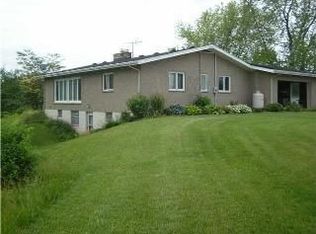 225 Lanning Rd, Honeoye Falls, NY 14472