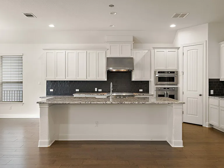 4705 Napoli Shore Dr — Photo 12