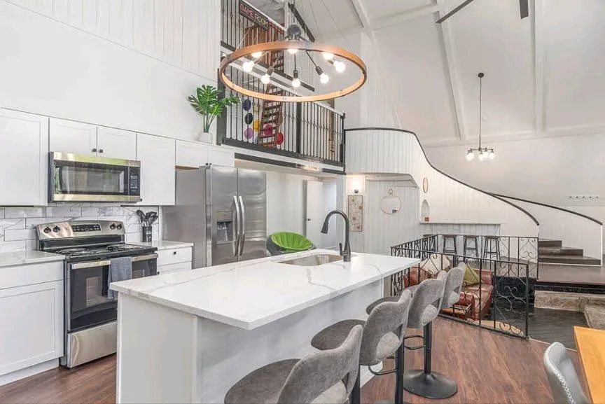 4 bed, 2500 sqft, $3,000 — Photo 3