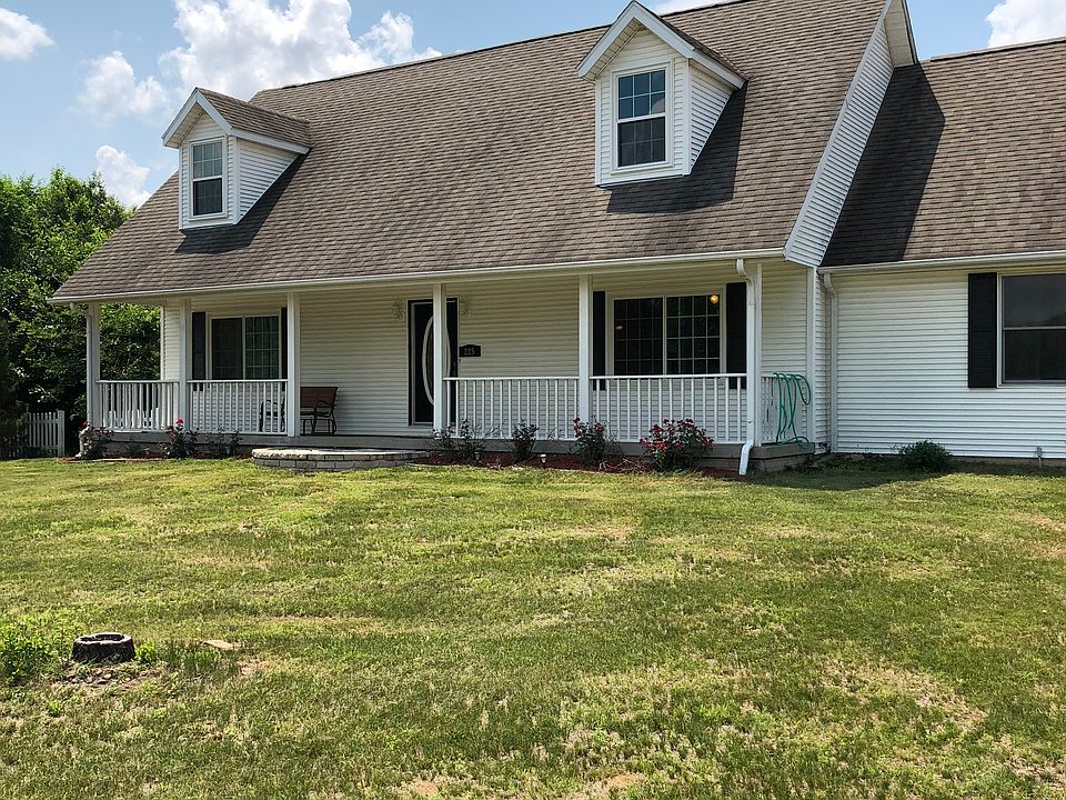 2nd image of 225 Falcon Dr