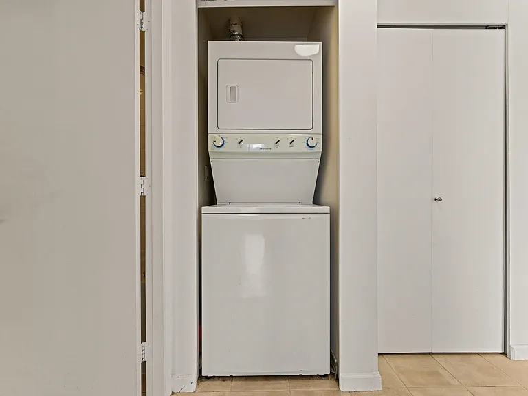 4888 Hazel St #902 — Photo 9