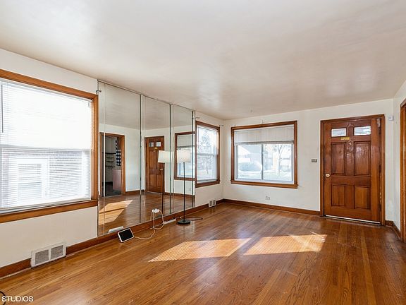 5th image of 227 Bellwood Ave