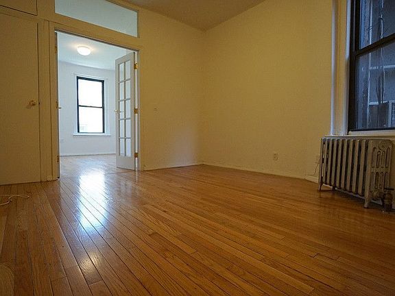 2nd image of 226 E 6th St APT 3C