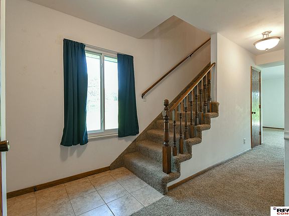 4th image of 3400 Neerpark Dr