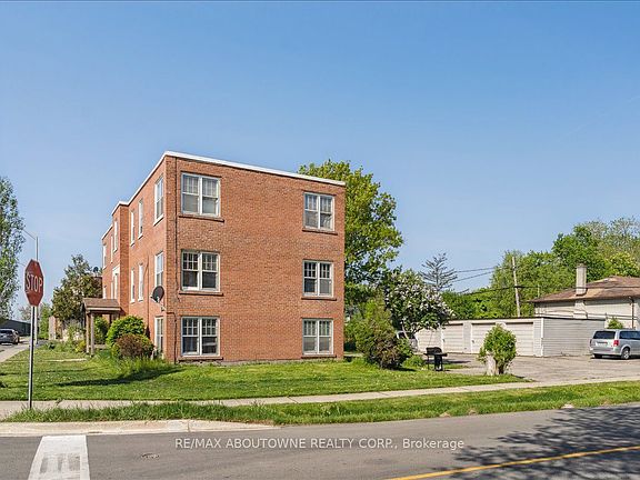 4th image of 133 N Service Rd E #6
