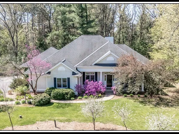 E8771 Oakwood Pass, New London, WI 54961