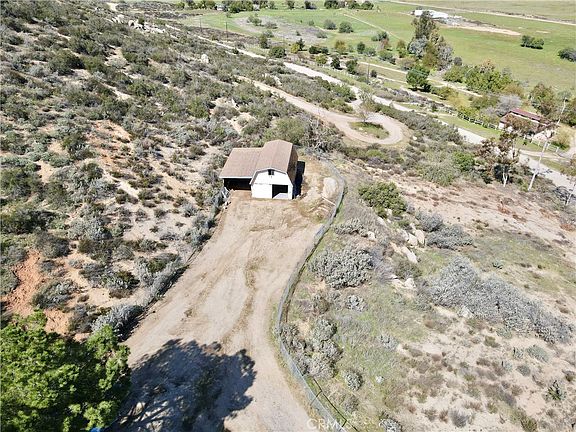 5th image of 39100 Saddle Ridge Rd