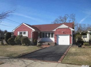 856 Cynthia Dr, East Meadow, NY 11554
