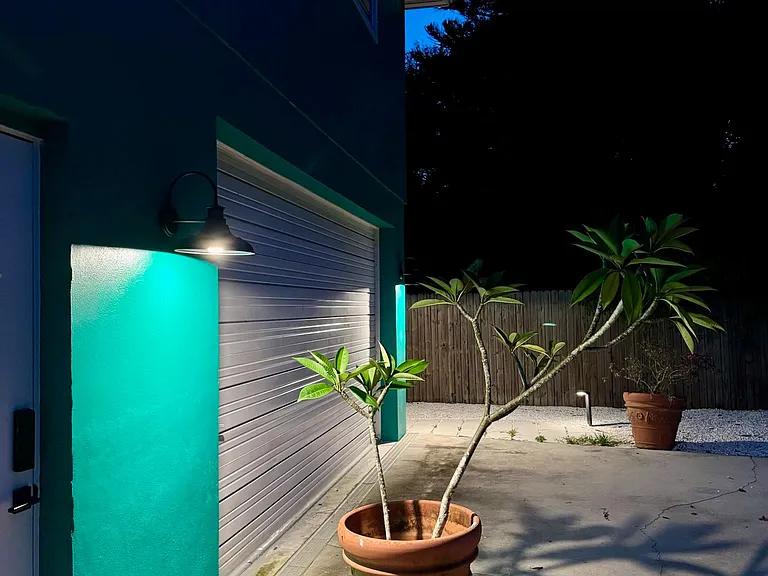 Private Unit Walkable to Downtown Bonita Springs