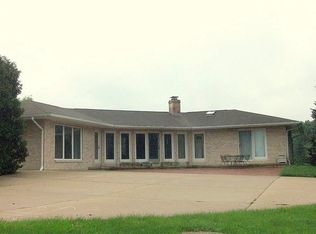 3105 W Forest Rd, Freeport, IL 61032