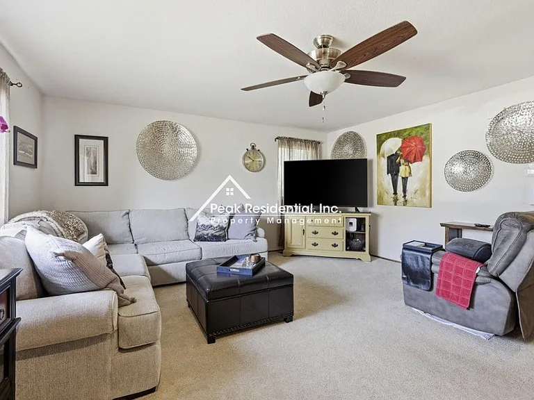 611 Mormon St #A — Photo 4