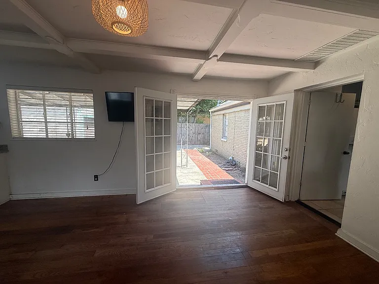 3105 NW 21st St — Photo 17