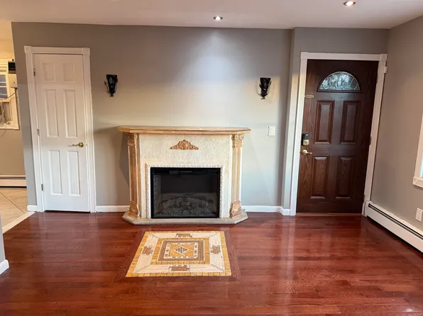 1106 91st Street image 2 of 22