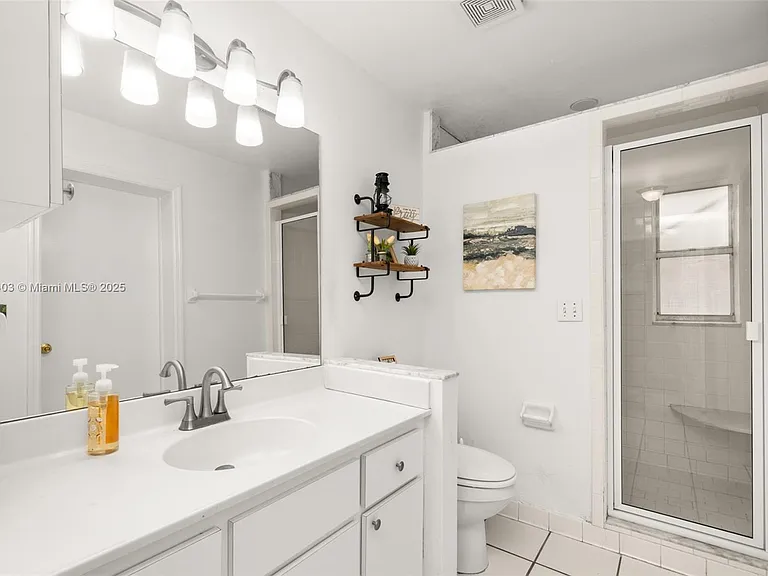 2551 Lakeview Dr — Photo 36