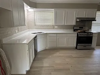 323 Caroline St Photo 1