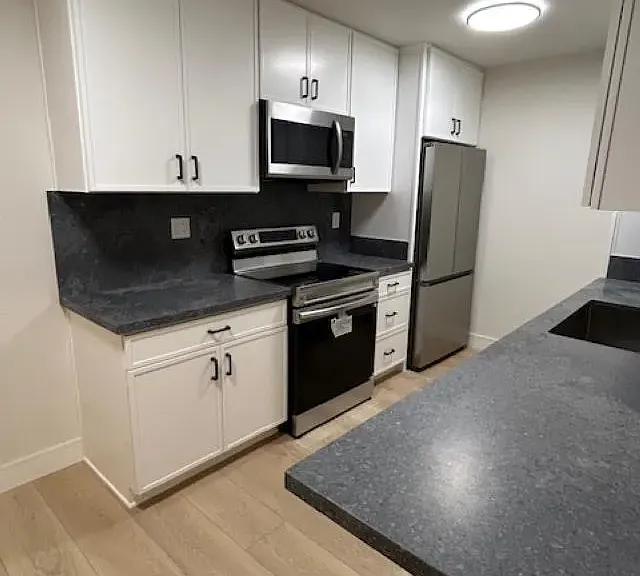811 W Nutmeg St #102 — Photo 9