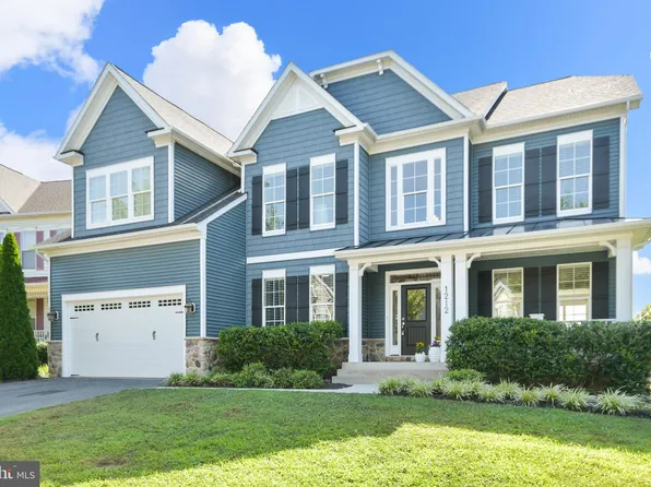 1212 Volunteer Dr, Brunswick, MD 21716