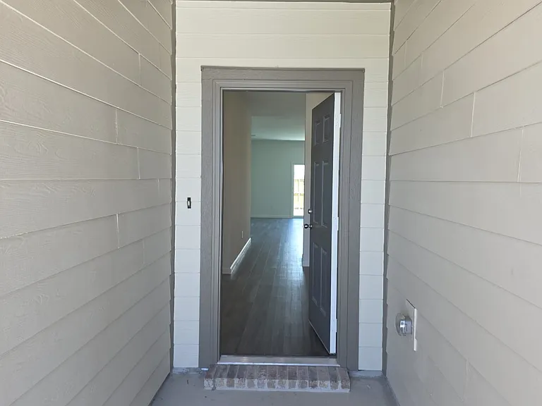 12752 Haymarket Rd — Photo 3