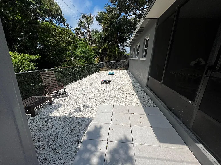 1780 Suffolk Dr — Photo 24