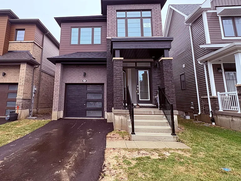 20 Selection Hts — Photo 1